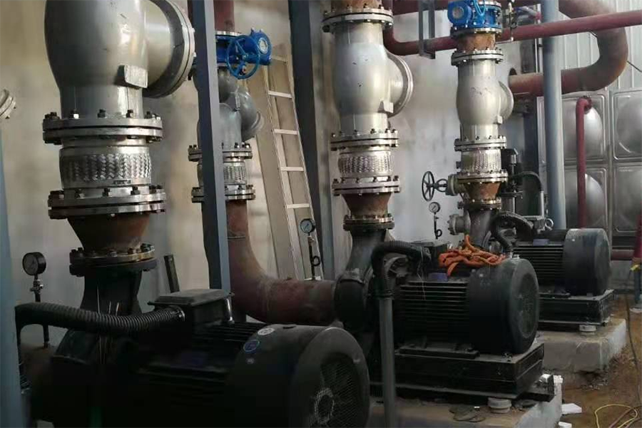 西安华佰利热力公司    热源站   供暖面积50万平方米直供  75KW循环泵两用一备.png